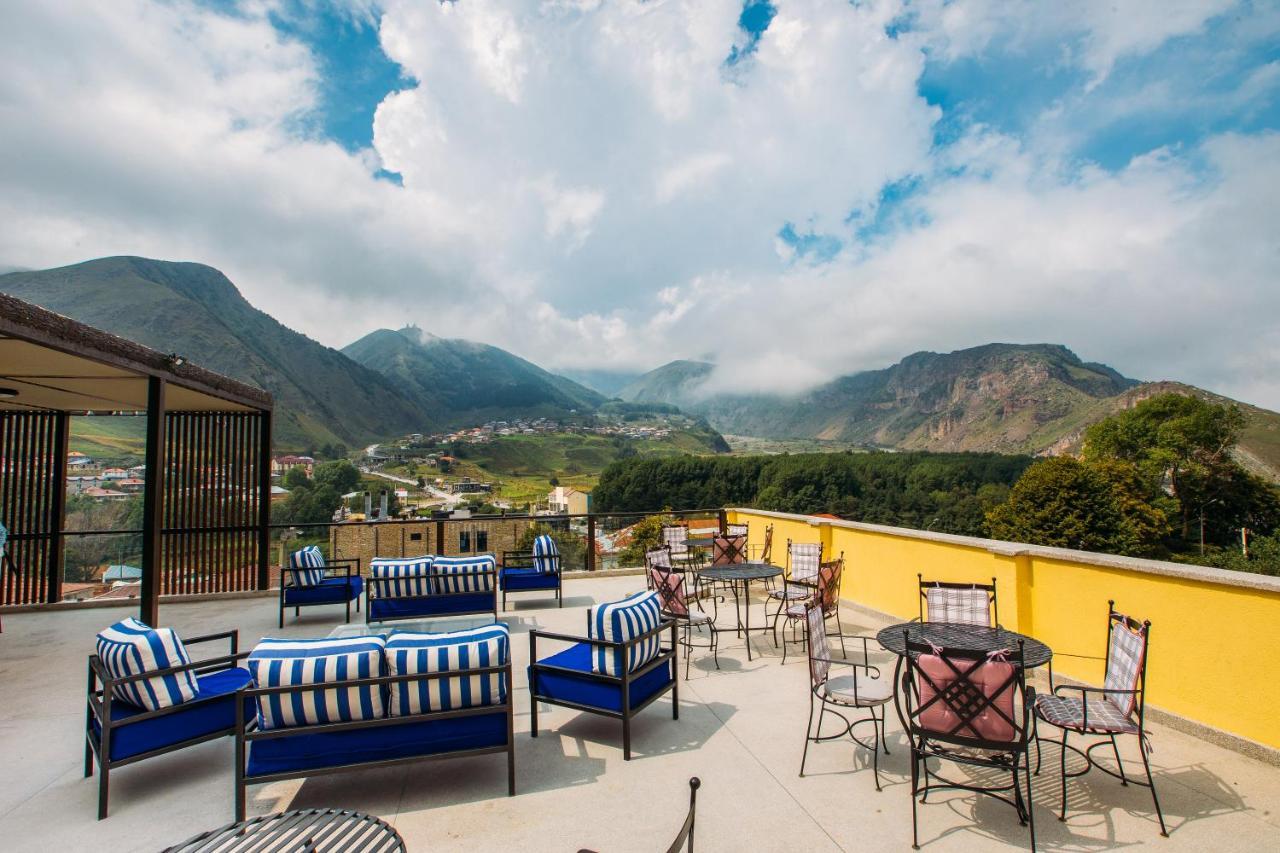 Mount Inn Kazbegi Exterior photo