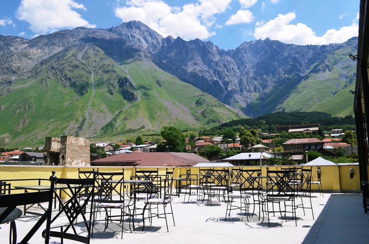 Mount Inn Kazbegi Exterior photo