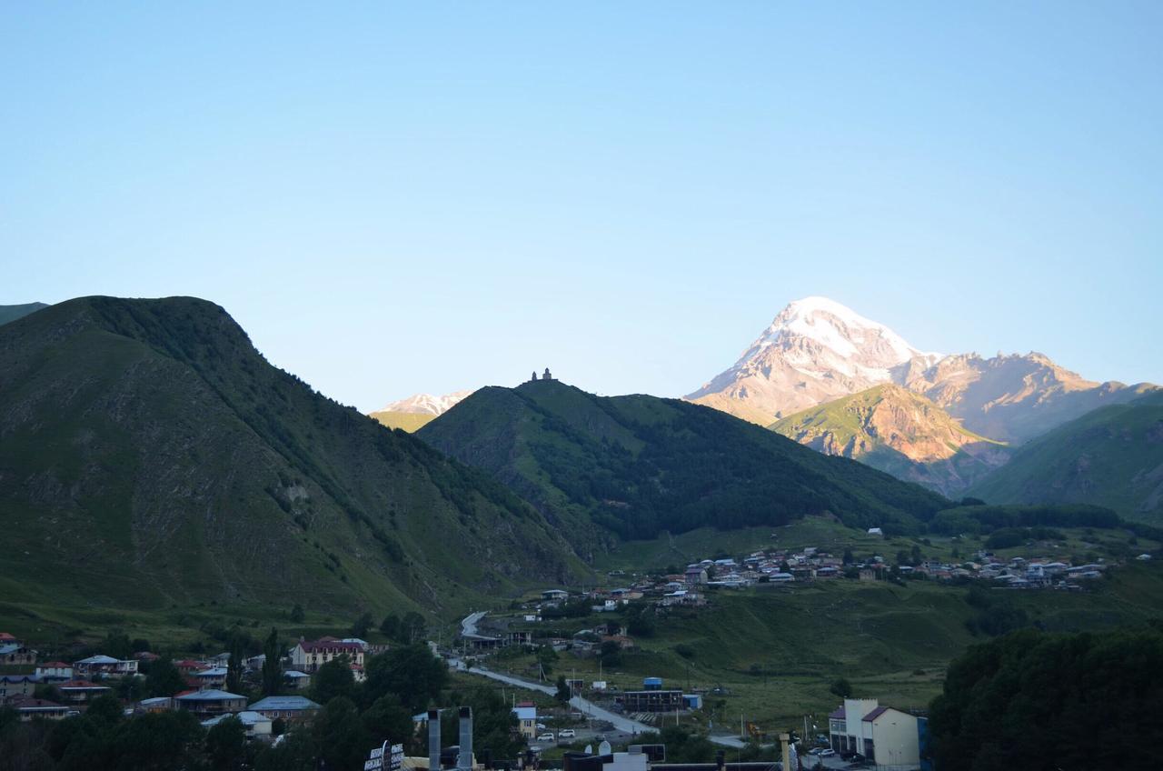 Mount Inn Kazbegi Exterior photo